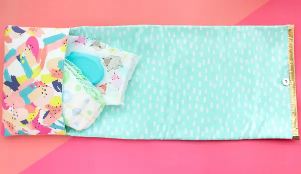 How to Sew a Waterproof Diaper Clutch