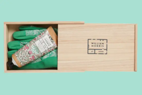2048-1365-gw-Gardening-Gift-Ideas-William-Morris-At-Home-Handcare-Kit