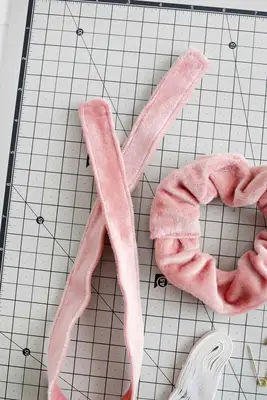 Make Your Own Bow Scrunchie!
