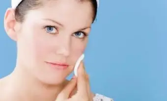 ¿El vinagre ayuda a deshacerse de las espinillas rápidamente?