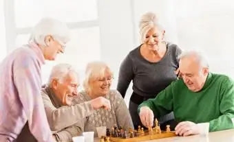 אנשים בכירים משחקים שחמט