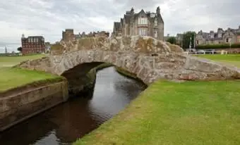 セントアンドリューの有名なスウィルカン橋