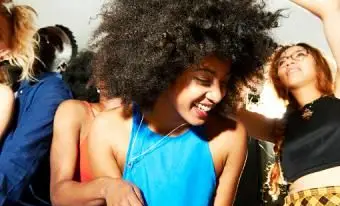 נהנים לרקוד