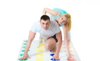 裸のツイスター：あなたが知る必要があること