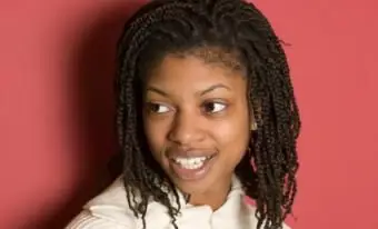 Duas torções de fios para cabelo preto