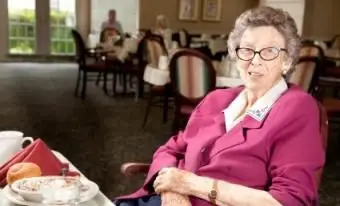 Vantaggi della cena in stile familiare nell'assistenza a lungo termine