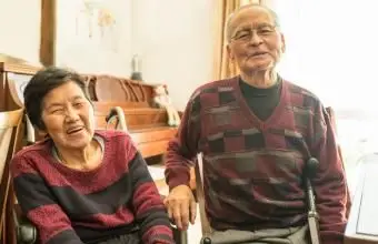 Poučenie od starších ľudí v Japonsku