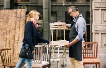 Ako predať starožitný nábytok: jednoduchý sprievodca