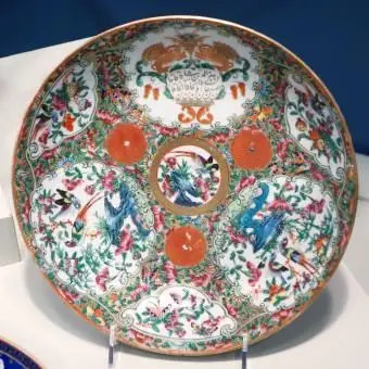 מנה בתבנית מדליון ורדים