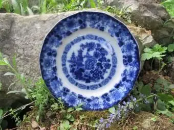 ROCK by Edward Challinor Flow Blue Plate