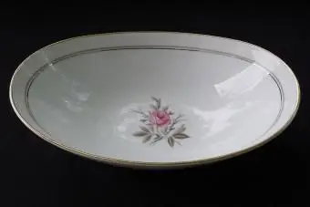 Quali antichi modelli Noritake China hanno bordi dorati?