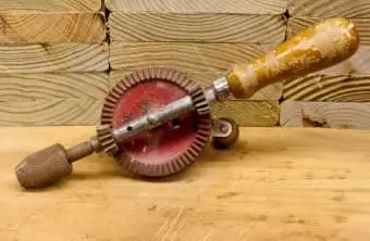 antyczna wiertarka ręczna