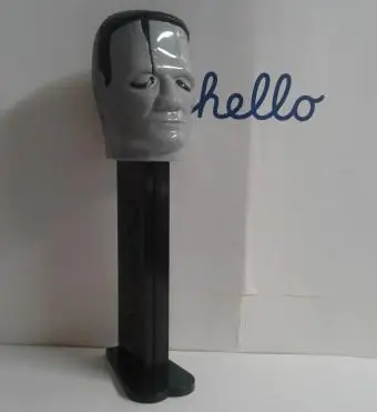 FRANKENSTEIN, Svetlá a zvuky dávkovača cukroviniek Giant Pez