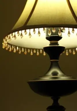 abat-jour à garniture de perles