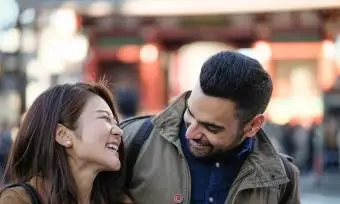 여자와 남자 거리에 이야기