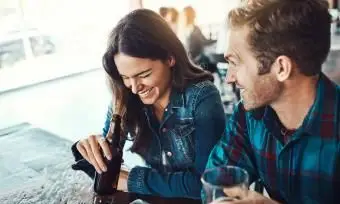 11 praktických tipov na zoznámenie sa s mužom blížencom