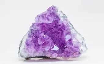 Cristal d'améthyste violet