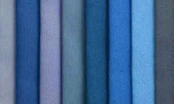 Échantillons de tissus de différentes couleurs