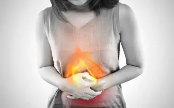 Le feu est sur la femme