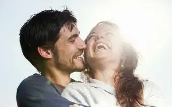 Skutočné spôsoby, ako dosiahnuť, aby vás rybí muž prenasledoval