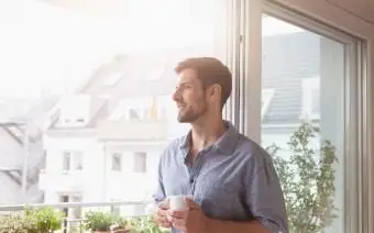 Como fazer uma mulher de Gêmeos sentir sua falta