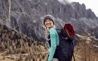 Abenteuerliche Wanderfrau