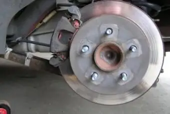 Cómo reemplazar las pastillas de freno en un Hyundai Santa Fe