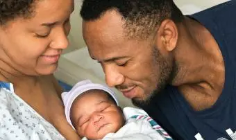 novorozenec a jeho rodiče