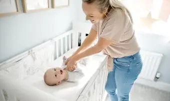 Informacje i modele dotyczące wycofania łóżeczka dziecięcego, o których rodzice muszą wiedzieć