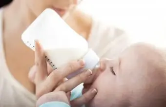 Causas e sintomas de intoxicação infantil por água