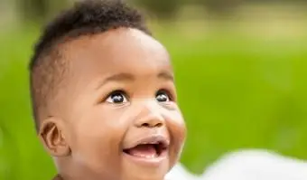 56 inspirujących imion dla chłopców, które oznaczają nadzieję