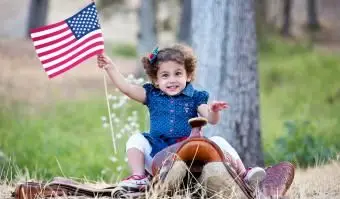 Cowgirl Cutie mit amerikanischer Flagge