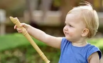 Família jovem em Paris