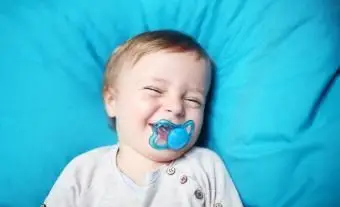 青を意味する76の創造的な少年の名前