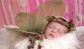 Princesa de hadas irlandesa niña recién nacida