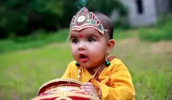 순진한 아기 크리슈나