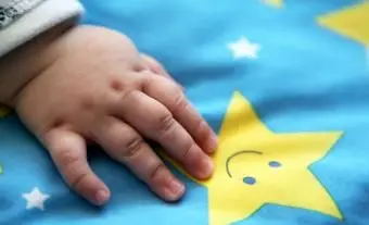 宇宙空間の子供の宇宙飛行士