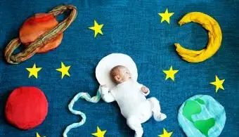 宇宙と天文学に関連する天体の少年の名前