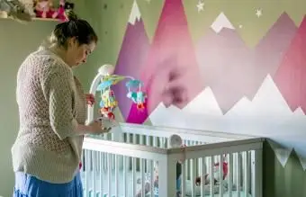 https://cf.ltkcdn.net/baby/images/slide/268388-850x567-montain-nursery.webp