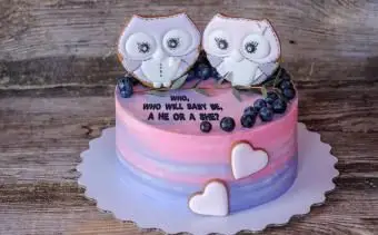 Čo napísať na tortu pre bábätko: 50+ roztomilých správ