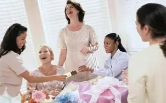 ベビーシャワーキャンディーバーゲーム