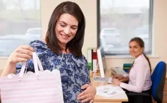 12 Wording-Beispiele für die Einladung zur Babyparty im Büro