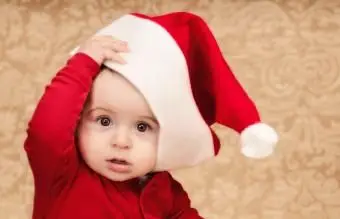 Dziecko w czapce Mikołaja
