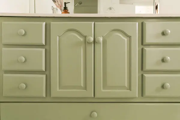 Maloval jsem naši koupelnovou marnost!