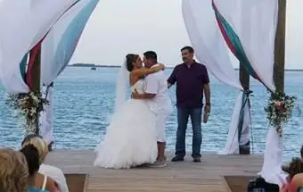 Ślub na plaży Dwóch Gołębi w Piasku