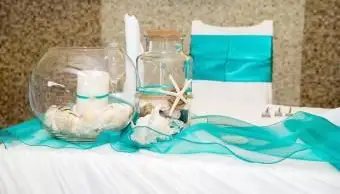 Hochzeitsdekoration im tropischen Stil