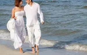 Plażowe ubrania ślubne