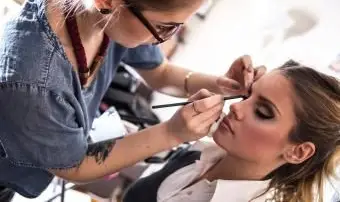 מאפרת מקצועית