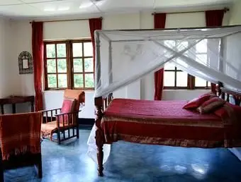 天蓋付きベッドカーテンギャラリー