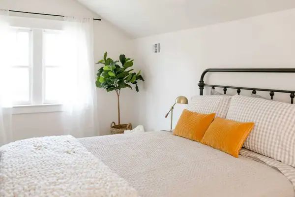 Elsie's Nashville BnB Master Bedroom Tour